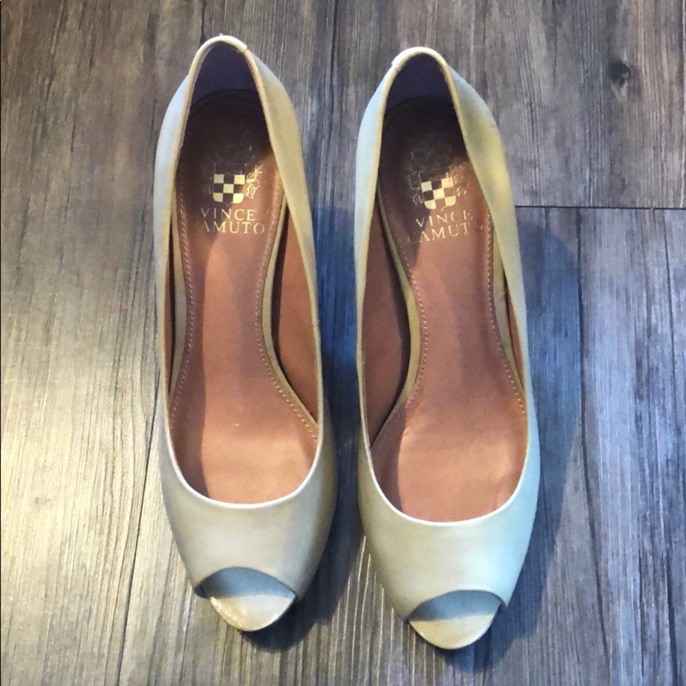 Nude Vince Camuto pumps
